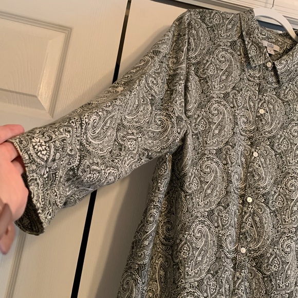 Croft & Barrow, Button Down Blouse with Convertible Sleeves, size 1X, EUC - Picture 4 of 9